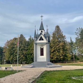Memorial to the Dainava district Partisans