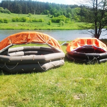 Kayaks and Rafts of Modestas