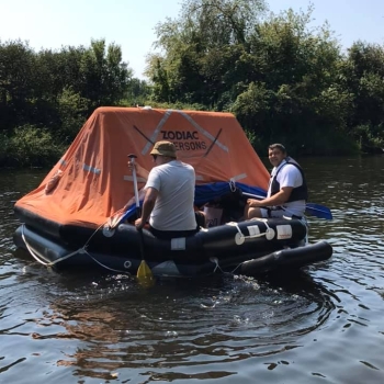 Kayaks and Rafts of Modestas